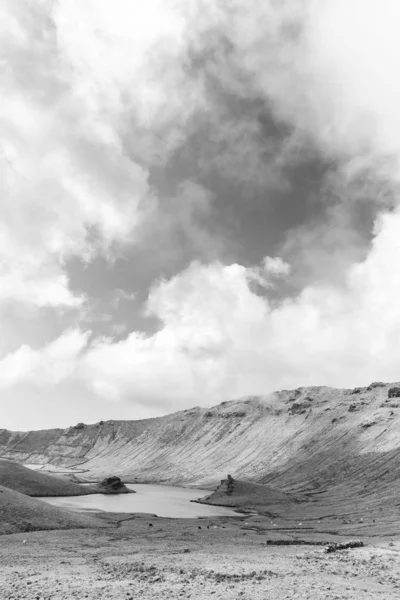 Vue Portrait Nuages Dramatiques Sur Bord Cratère Corvo Sur Île — Photo