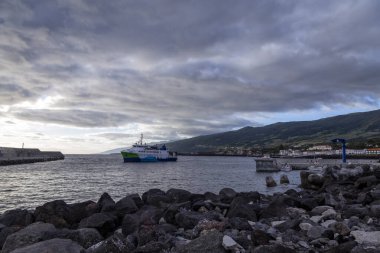 Almas Şafak Işığı ve Feribot