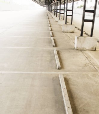 Büyük açık otopark