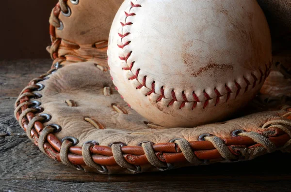 Old Used Baseball Equipment — Stock Photo, Image