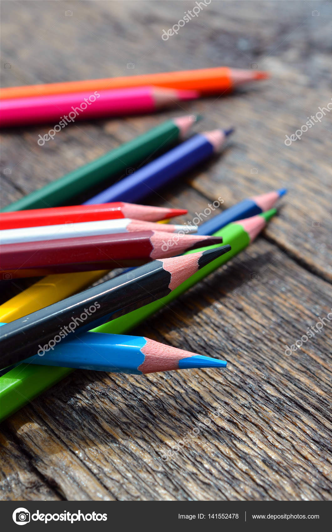 Priorità bassa della matita pastello — foto stock © shutterbug68 ... Matite legno grezzo