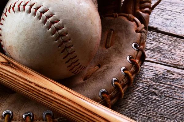 Old Used Baseball Equipment — Stock Photo, Image