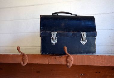 Eski Vintage Metal beslenme çantası