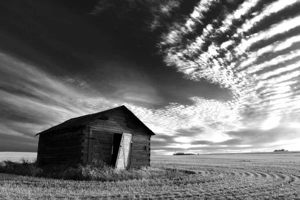 Vecchio granaio di legno — Foto Stock