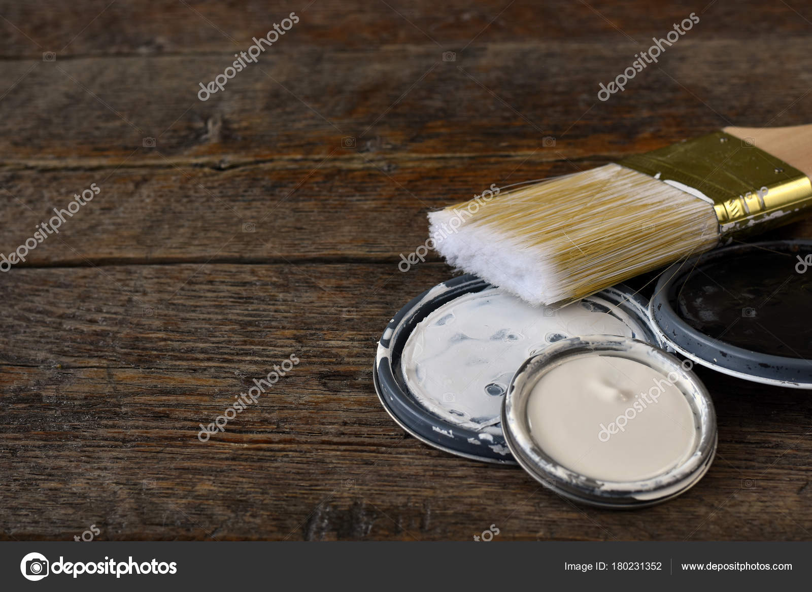 Low Angle Image Old Dried Paint Lids Used Paint Brush ⬇ Stock Photo