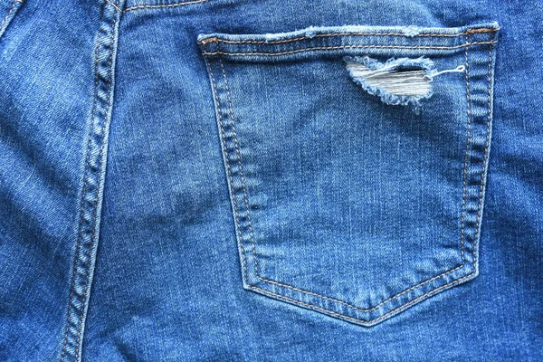Uma Imagem Perto Rasgo Bolso Trás Velho Par Jeans Jeans — Fotografia de Stock