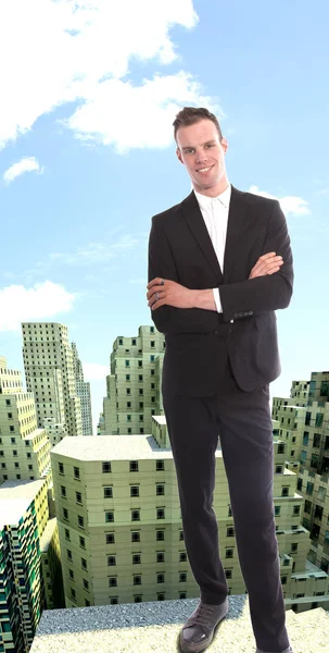 Jovem empresário em cima da vista de edifício renderizado — Fotografia de Stock