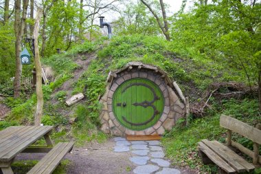 Castricum, Hollanda - 17 Nisan 2017: Castricum, Hollanda Hobbit evinde görünüm