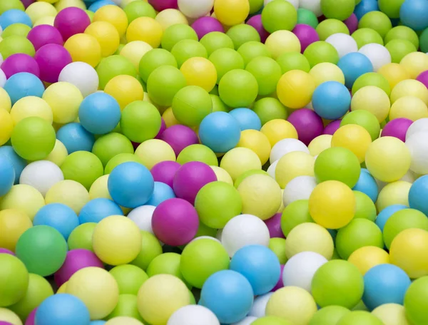 Derma plastik toplar çocuk parkı