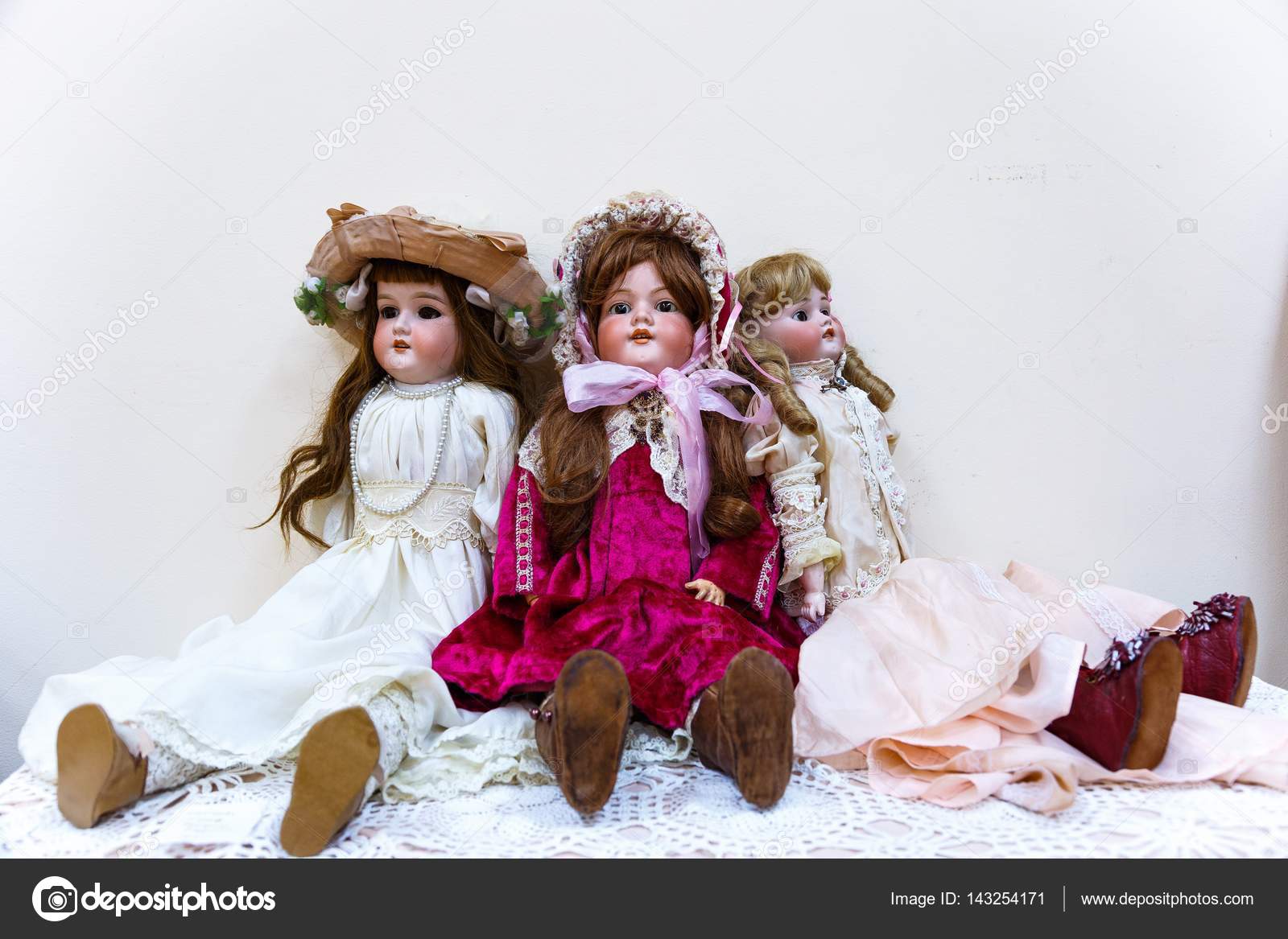 vintage antique dolls