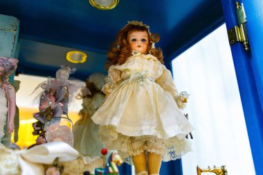 eski vintage antik bebekler