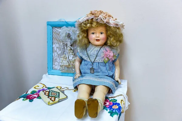 Old vintage antique dolls — Stock Photo, Image