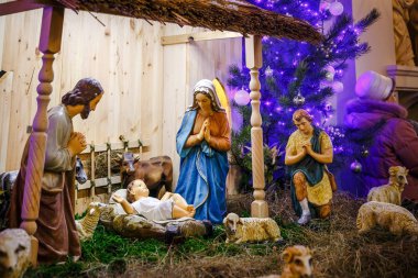 Minsk, Beyaz Rusya - 25 Aralık 2017: Noel Katolik ruhani Hizmetleri Held Kilisesi