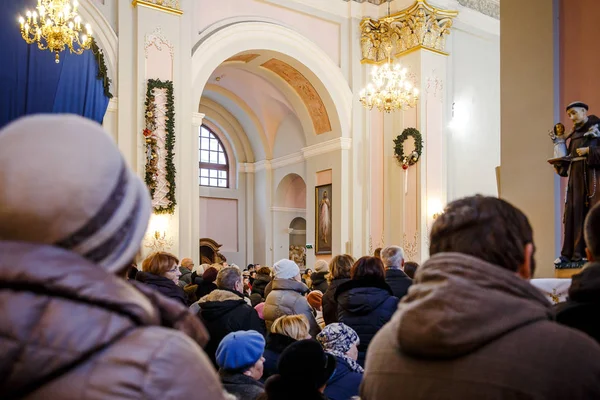 Mińsk Białoruś Grudnia 2017 Boże Narodzenie Katolickie Usług Duchowe Held — Zdjęcie stockowe