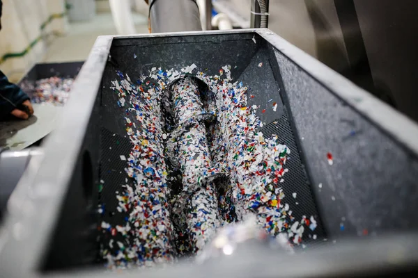 Anlagen zur Aufbereitung von Kunststoffabfällen in der Fabrik — Stockfoto