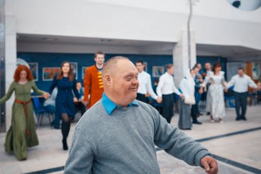 Minsk, Beyaz Rusya - 1 Mayıs 2017: Down sendromu dans çocuklarla 