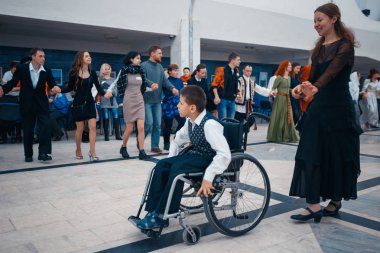 Minsk, Beyaz Rusya - 1 Mayıs 2017: Down sendromu dans çocuklarla 