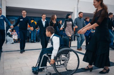 Minsk, Beyaz Rusya - 1 Mayıs 2017: Down sendromu dans çocuklarla 