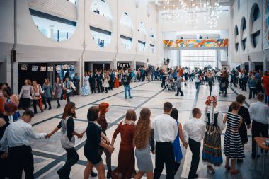 Minsk, Beyaz Rusya - 1 Mayıs 2017: Down sendromu dans çocuklarla 