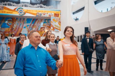 Minsk, Beyaz Rusya - 1 Mayıs 2017: Down sendromu dans çocuklarla 