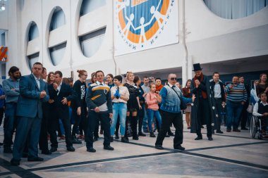 Minsk, Beyaz Rusya - 1 Mayıs 2017: Down sendromu dans çocuklarla 