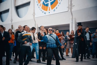 Minsk, Beyaz Rusya - 1 Mayıs 2017: Down sendromu dans çocuklarla 