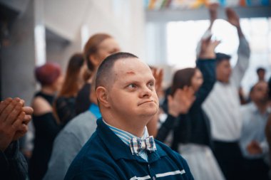 Minsk, Beyaz Rusya - 1 Mayıs 2017: Down sendromu dans çocuklarla 