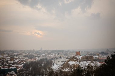 Vilnius / Litvanya - 8 Aralık 2013: kış sabahı Viln kar