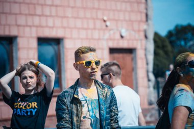 Minsk, Beyaz Rusya - 28 Haziran 2017: dans ve d kutluyor insanlar