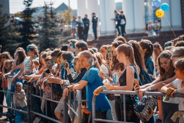 Minsk, Beyaz Rusya - 28 Haziran 2017: dans ve d kutluyor insanlar