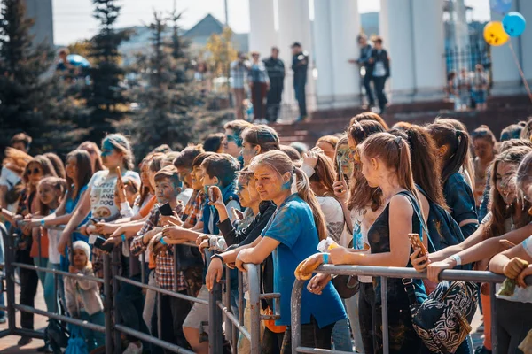 Minsk, Wit-Rusland - 28 juni, 2017: Mensen dansen en vieren d — Stockfoto