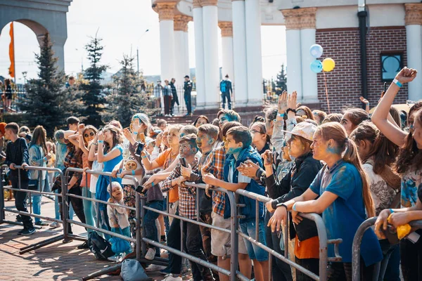 Minsk, Wit-Rusland - 28 juni, 2017: Mensen dansen en vieren d — Stockfoto