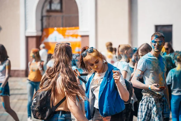 Мінськ - 28 червня 2017: Люди танцювали і святкували d — стокове фото