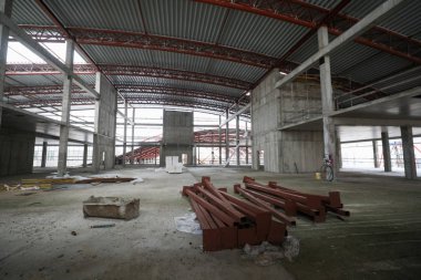 Tenis kortlarının inşaat sahası