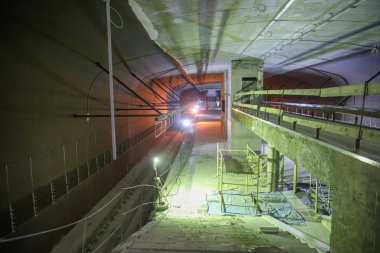 Tüneller ve metro istasyonları yapım aşamasında