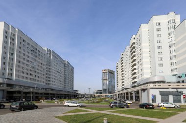 Minsk, Belarus - 1 Ekim 2019: güzel modern yerleşim yeri