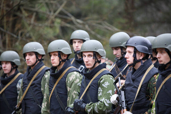 Минск, Белоруссия - 1 ОКТЯБРЯ 2019 года: боевые действия спецназа
