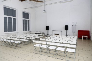 Toplantı ve tartışmalar için boş oditoryum