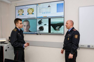 MINSK, BELARUS - 1 Mart 2020: Polis akademisinde öğrenciler okuyor
