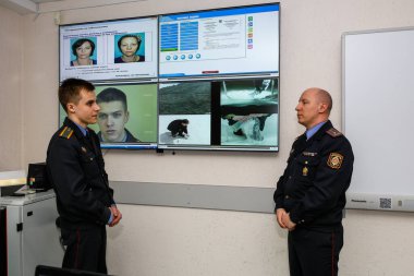 MINSK, BELARUS - 1 Mart 2020: Polis akademisinde öğrenciler okuyor