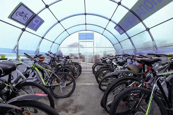 Minsk Belarus Março 2020 Garagem Armazenamento Bicicletas Estacionamento Bicicletas — Fotografia de Stock