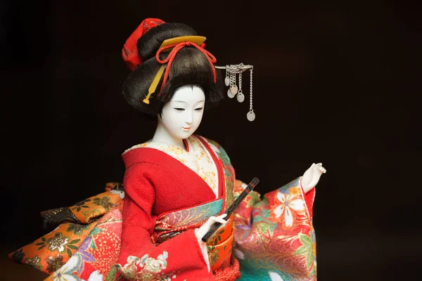 Un modelo geisha hecho con seda . —  Fotos de Stock