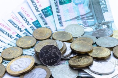 Kağıt para bir arka plan üzerinde Rus paraları