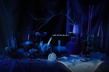 Natürmort mavi tonlarında