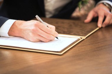 Damat Düğün sertifika işaretleri