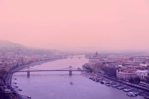 Vista de Budapeste cidade e rio Chain bridge Budapeste Hungria a partir de cima — Fotografia de Stock