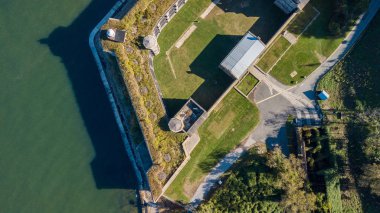 Pil ot fort Staten Island