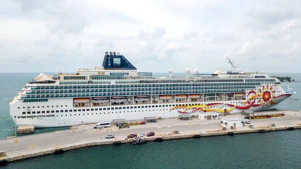 Usa Key West Oktober 2019 Weißes Kreuzfahrtschiff Legt Hafen Von — Stockfoto