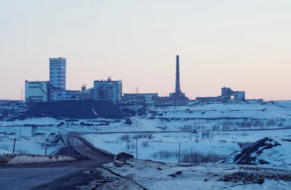 Весенний закат в Арктике. Воркута — стоковое фото