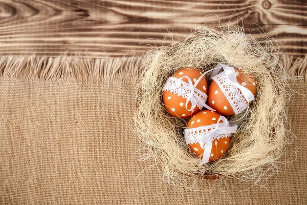 Paskalya yumurtaları ehlileştirmek üzerinde